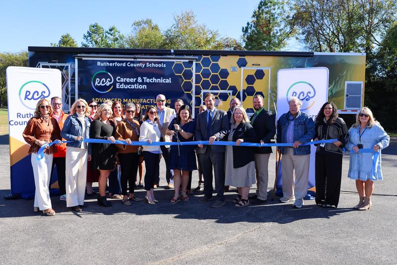 Rutherford County Schools reveals Tennessee’s first fleet of Mobile Learning Labs