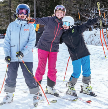 girls on skis
