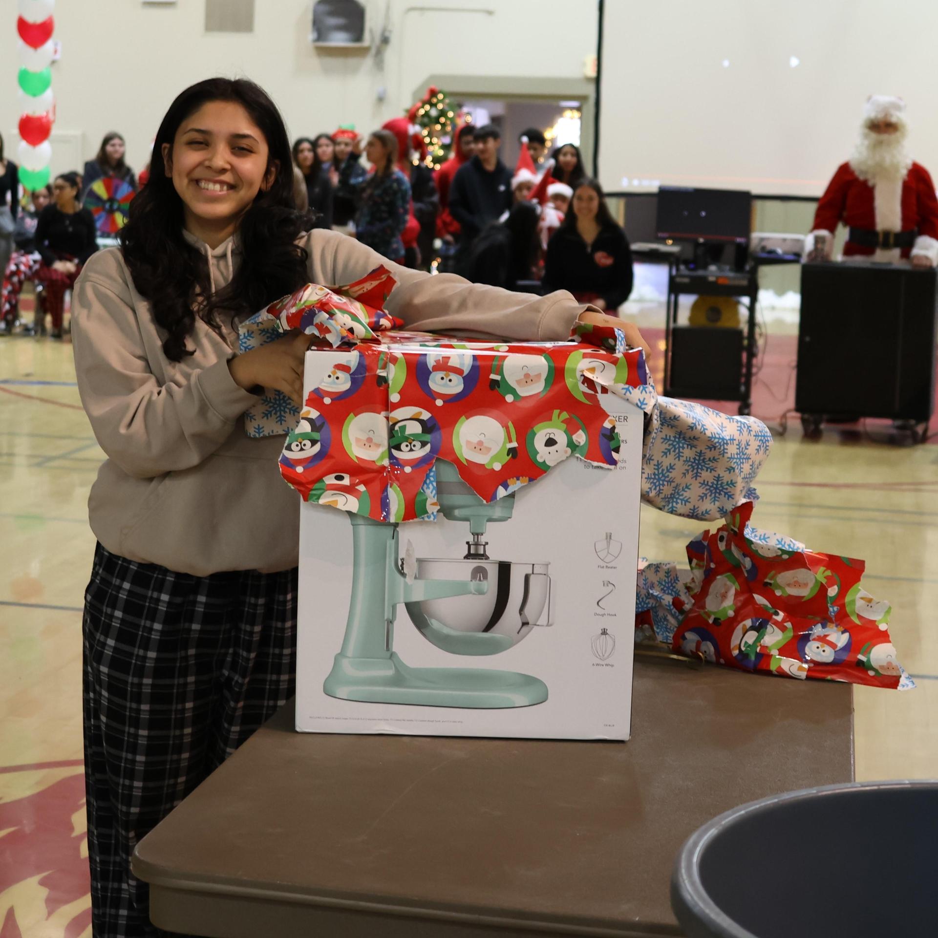 students receiving gifts