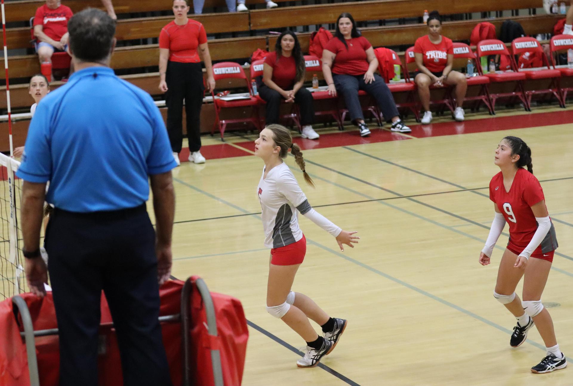 junior varsity girls playing volleyball against Yosemite