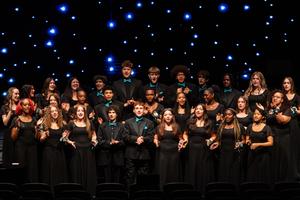 The full chamber choir performs