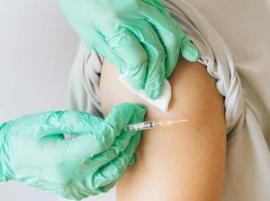 close view of someone getting flu shot