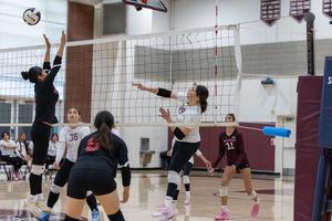 25-26 PHS Girl Volleyball-13.jpg