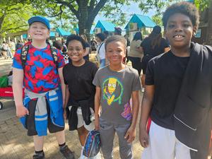 students at the zoo