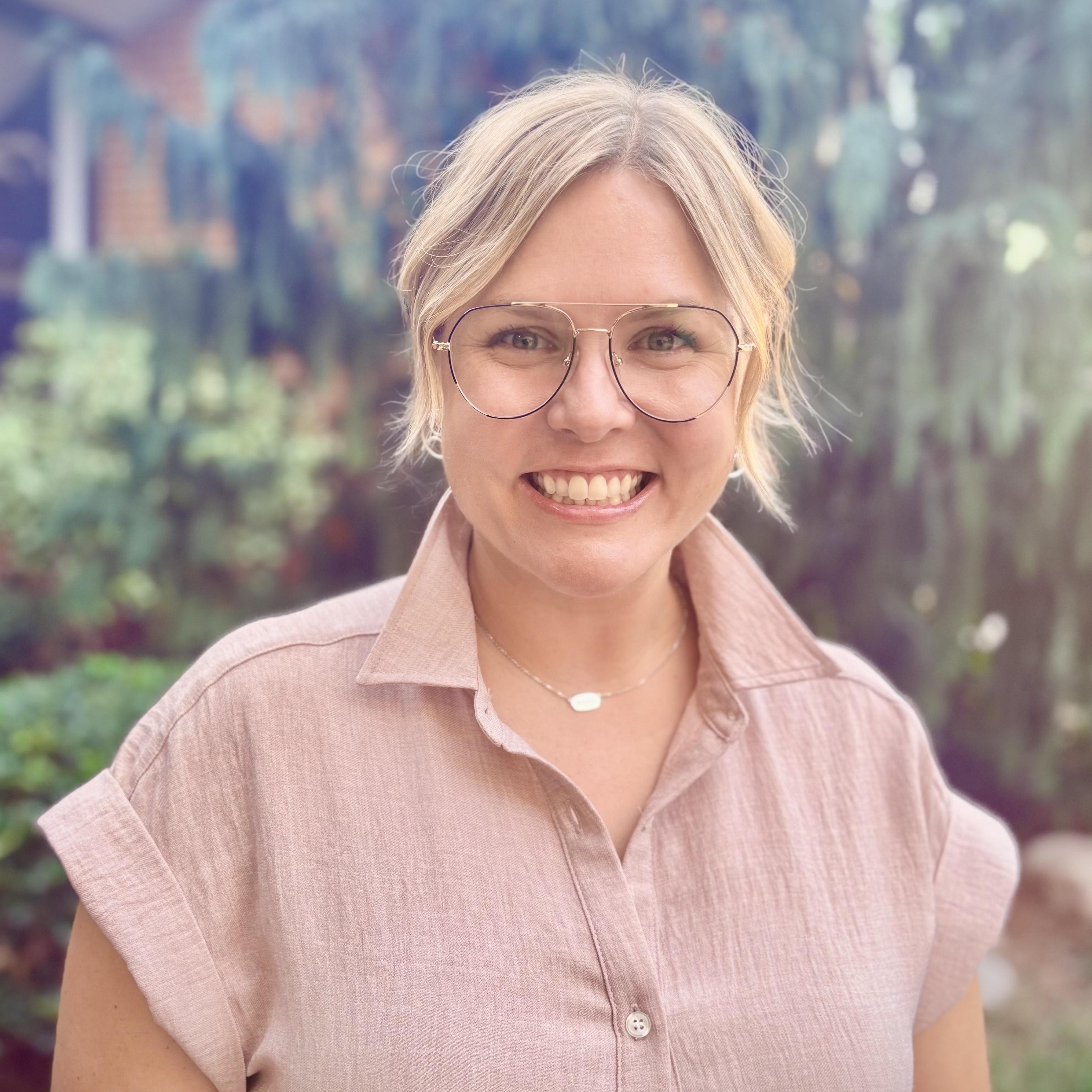 JulieSeverns's Profile Photo