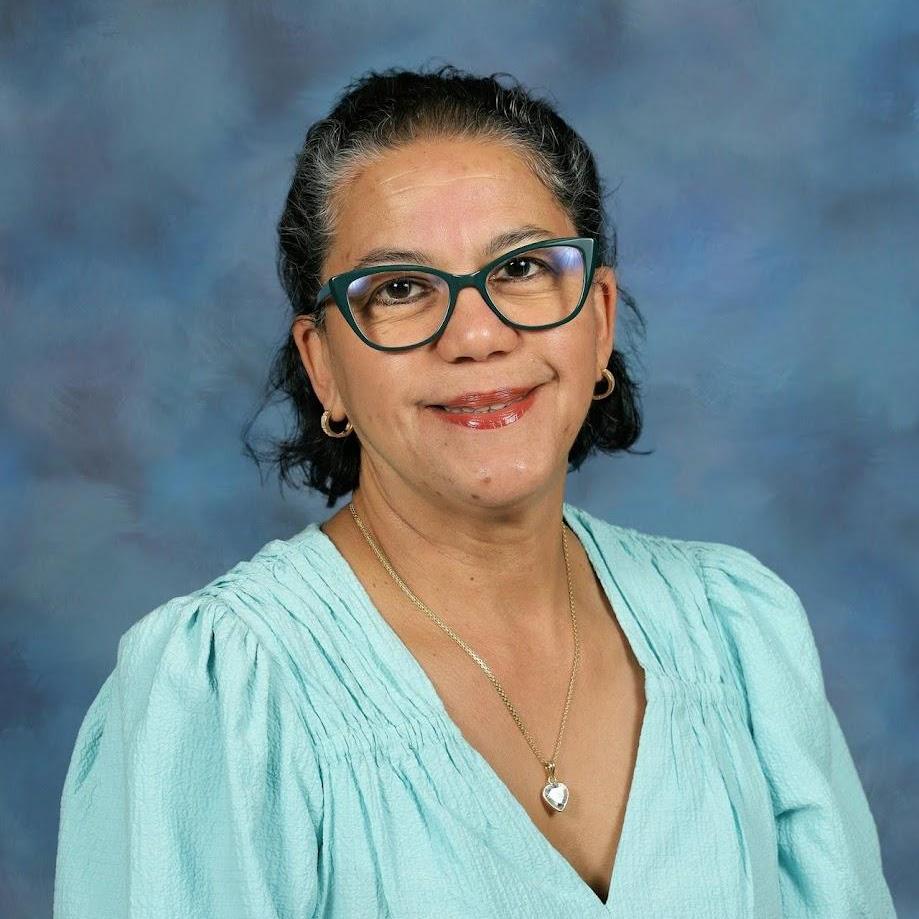 ElaineReales's Profile Photo