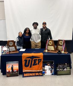 Justin Roberts signing SVHS