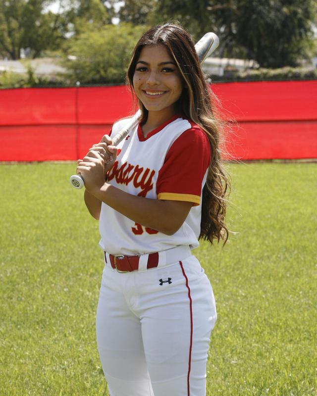Senior Isabella Fuentes Commits to UCSB Featured Photo