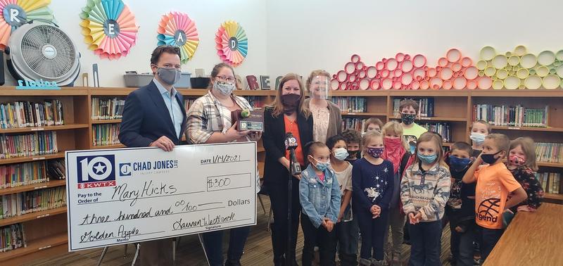Moody Elementary Teacher Awarded the Golden Apple Award Featured Photo