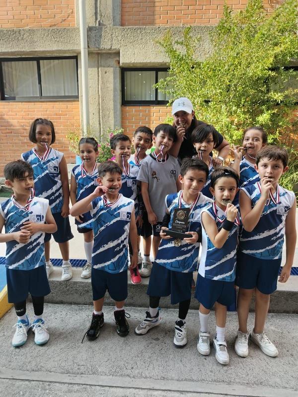 Felicidades a nuestro equipo de Baloncesto Mixto de 1° y 2° de Primaria