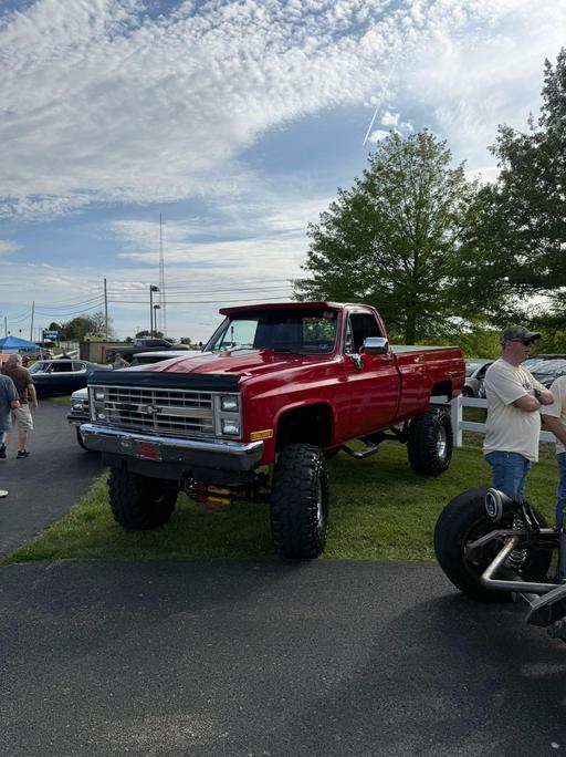 Pictures from the car show.