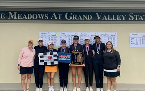 Group photo of girls golf team