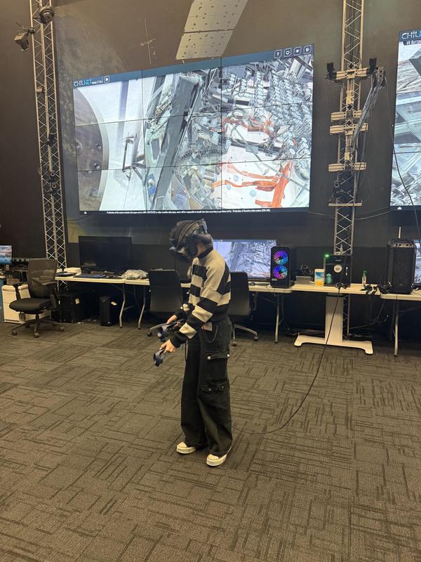 Mickie testing the VR.