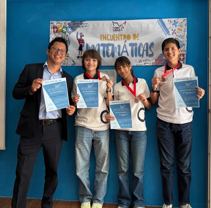 Felicitamos a nuestros estudiantes de Prepa Featured Photo