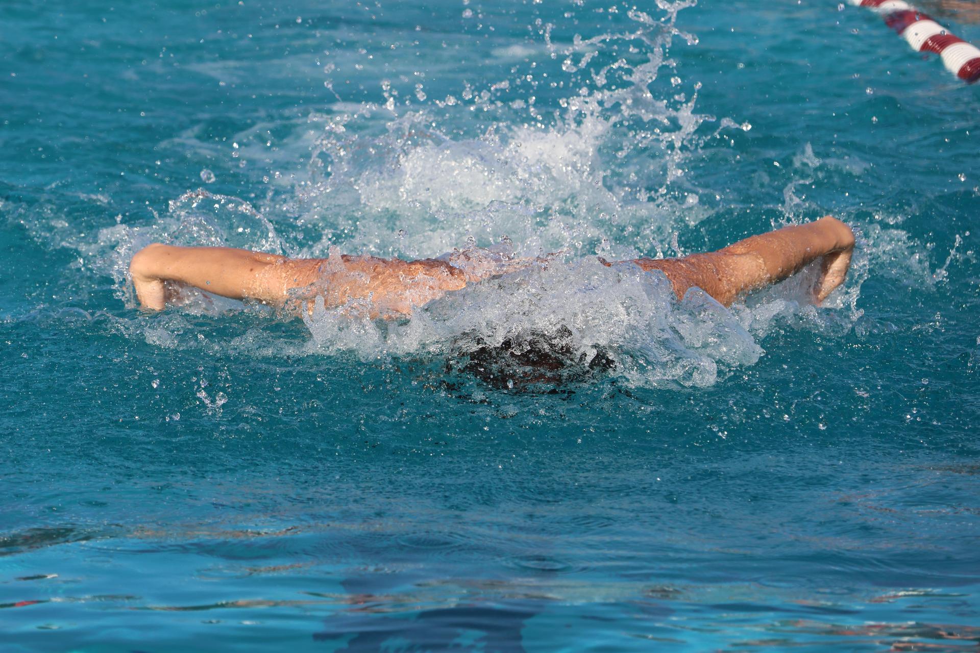 Everett Dunn swimming