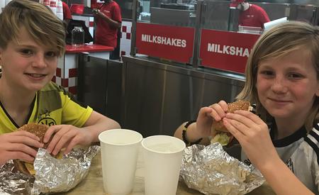 boys eating