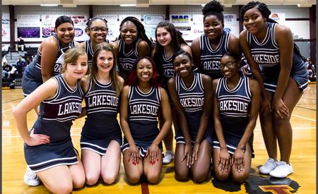 picture of basketball cheerleaders