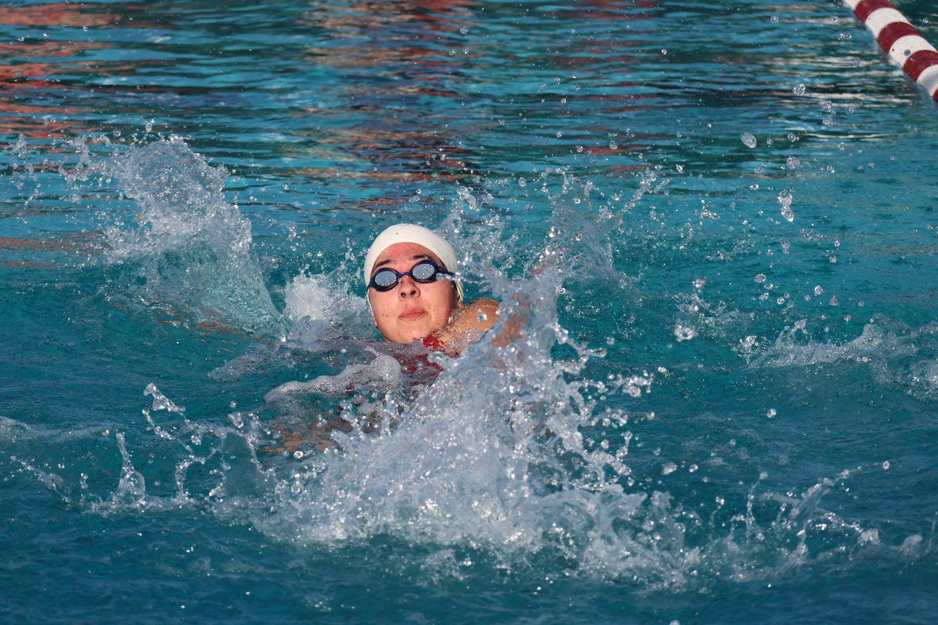 Natalia Orozco swimming