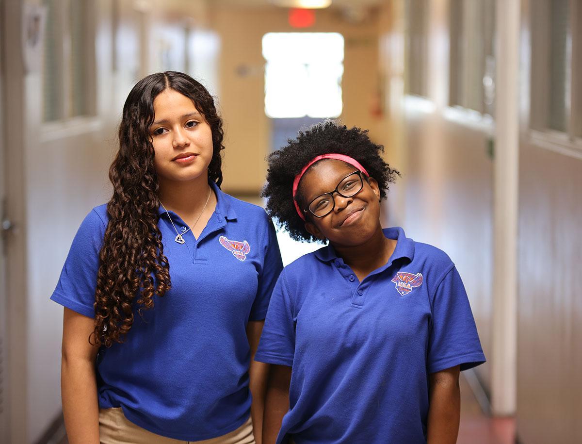 HSA Cincinnati students in the hallway