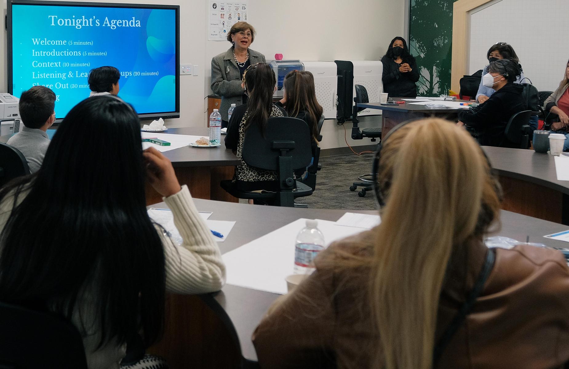 Incoming Deputy Superintendent Lilia Fuentes is Listening & Learning with our #Parents & #Students @WashingtonPUSD! Learn about our next session at http://edl.io/n1600386 #proud2bepusd