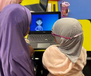 Helping hands, big hearts!