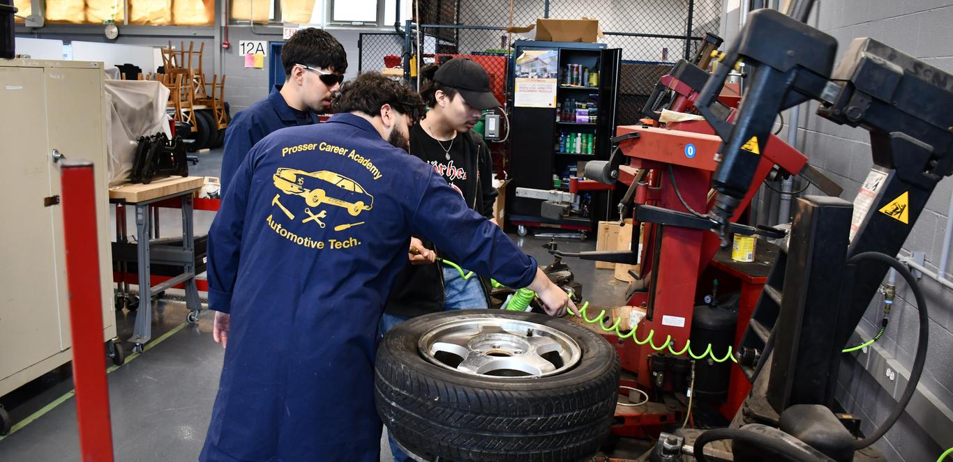 Prosser Automotive tech students.