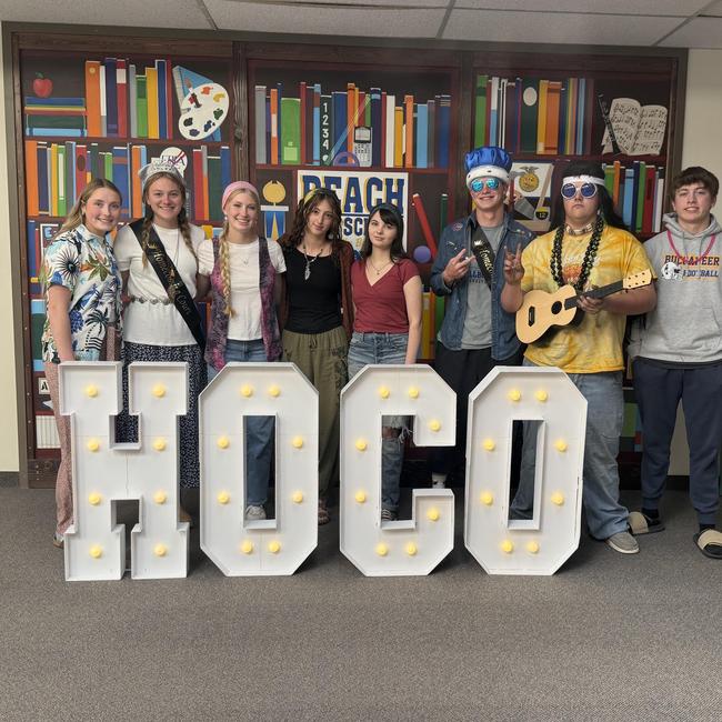 Homecoming hippies