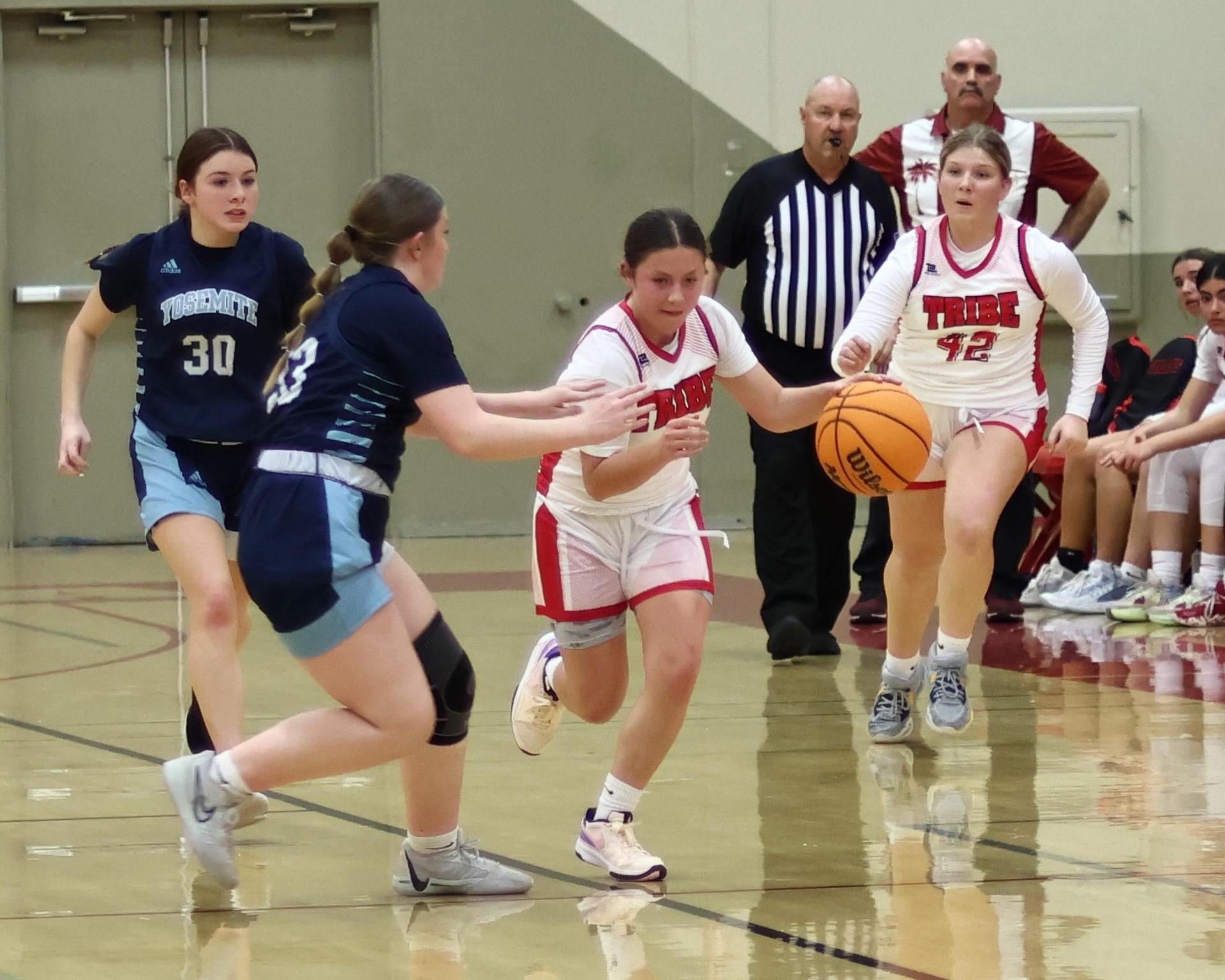 varsity girls playing against yosemite