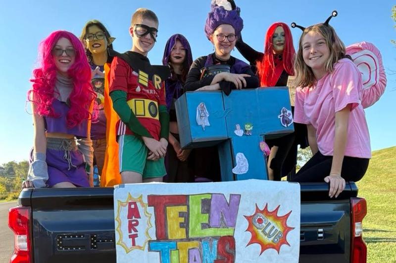 The Art Club claimed “Best in Show” for their Teen Titans float