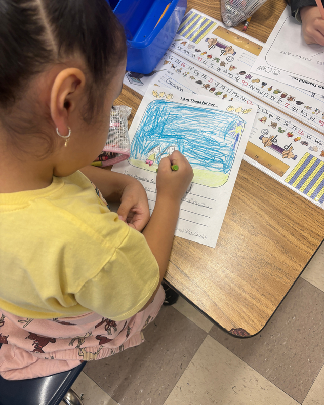 Students write letters to veterans