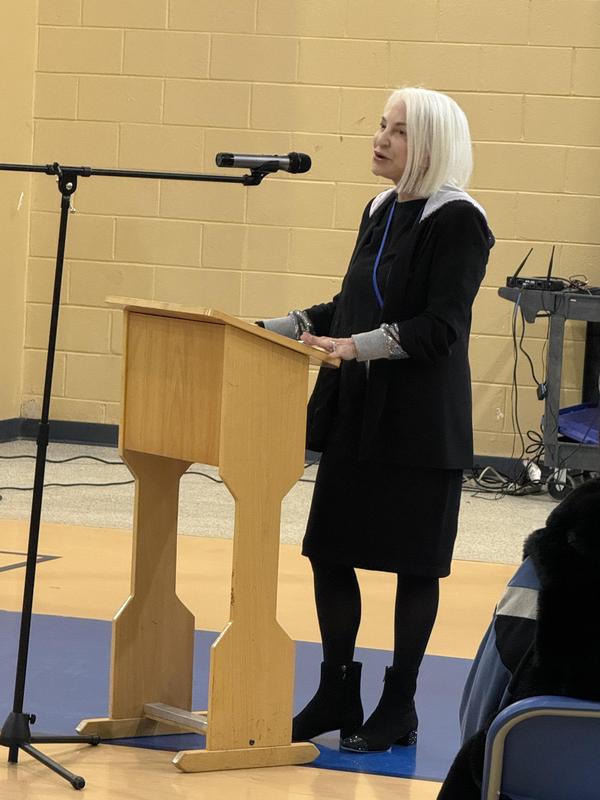 Mrs. Wieden addresses the crowd