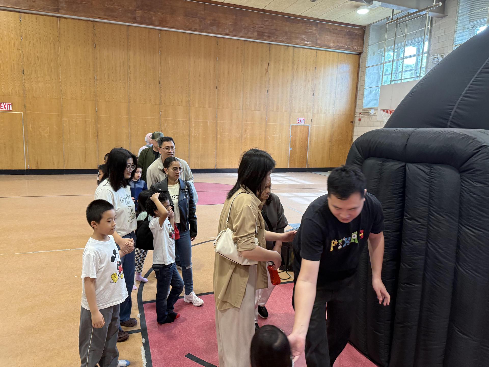 kids learning about out space 