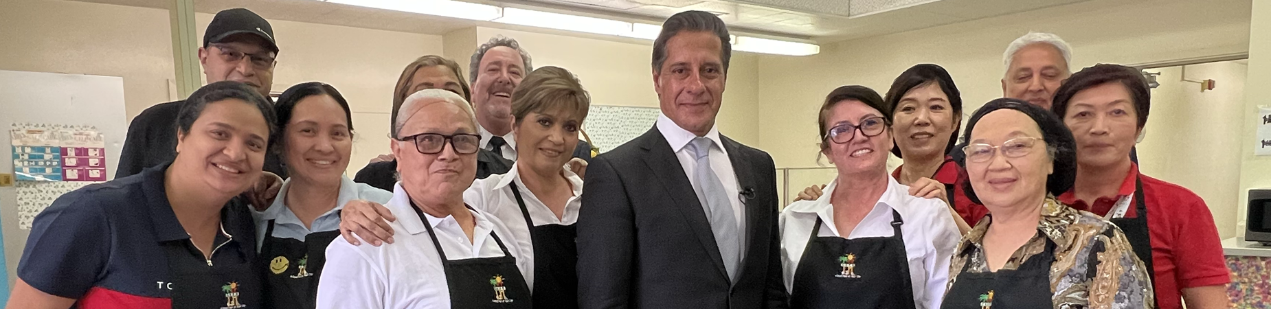 Supt. Alberto Carvalho with cafeteria staff