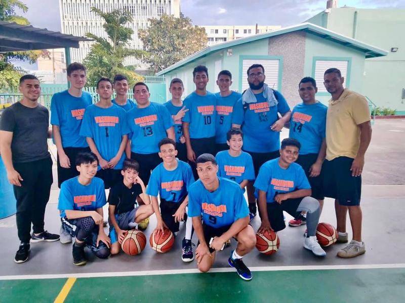 Washburn Beats Liceo Ponceño 46 to 44 in the First Game of the Basketball Season