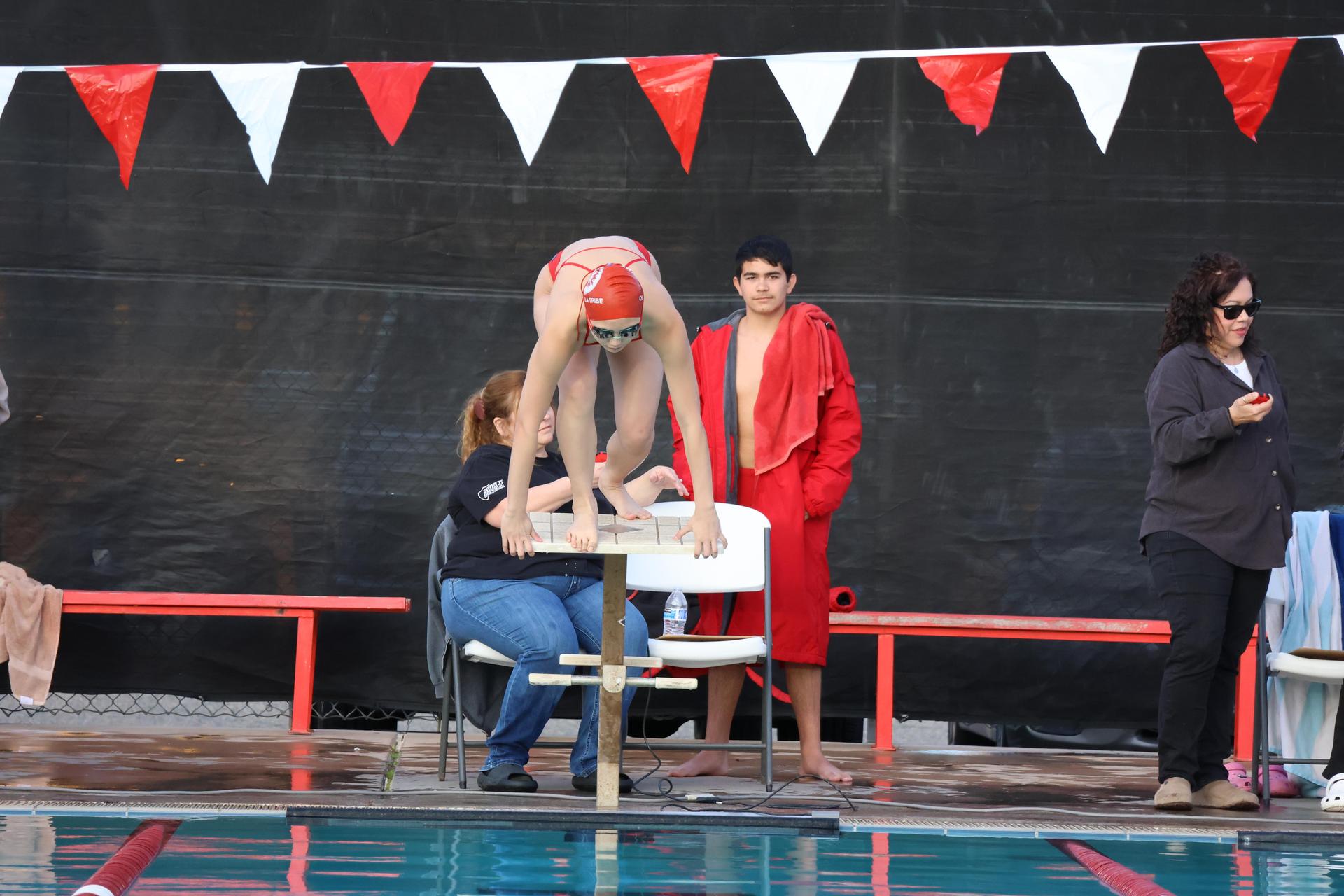 Lihna Song swimming