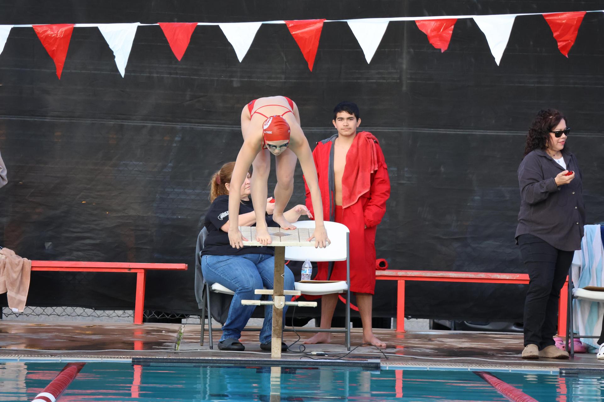Lihna Song swimming