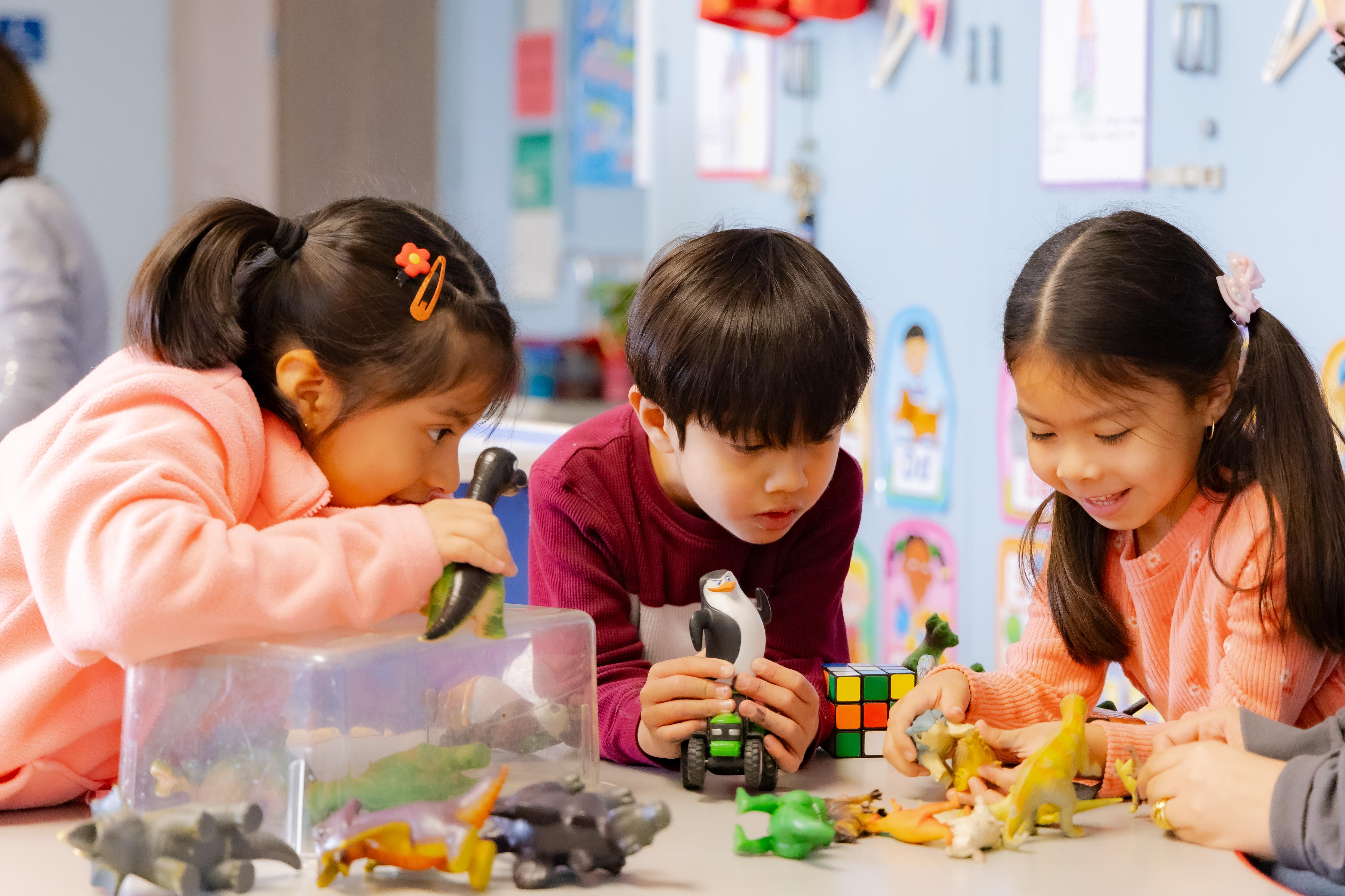Photo of children discovering together