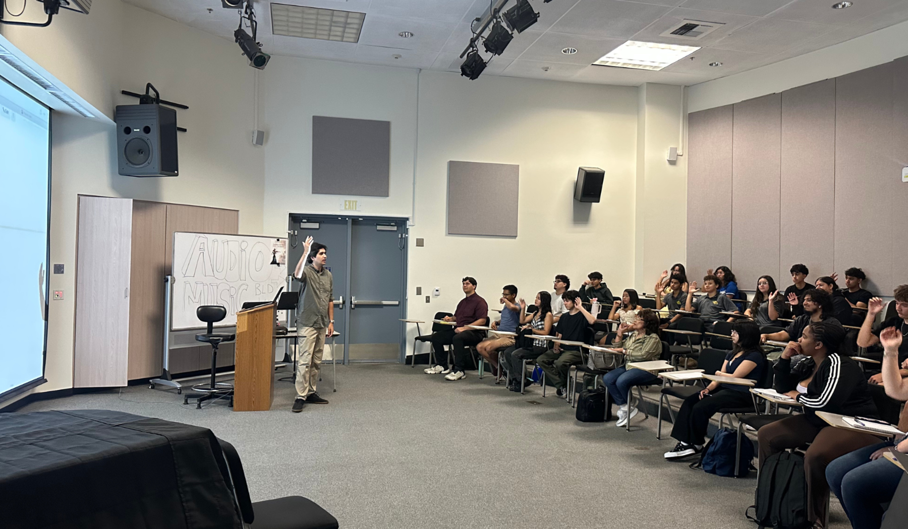 SJMCHS students in Music 100 class