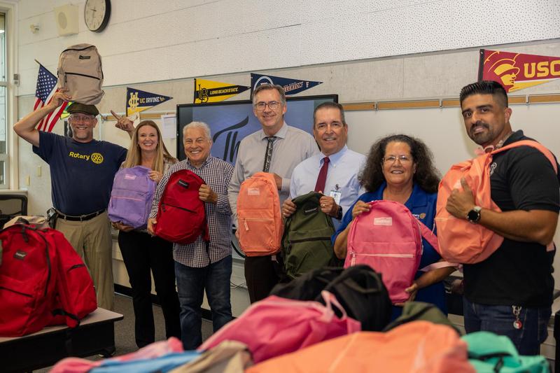 Anaheim Rotary members and Magnolia volunteers