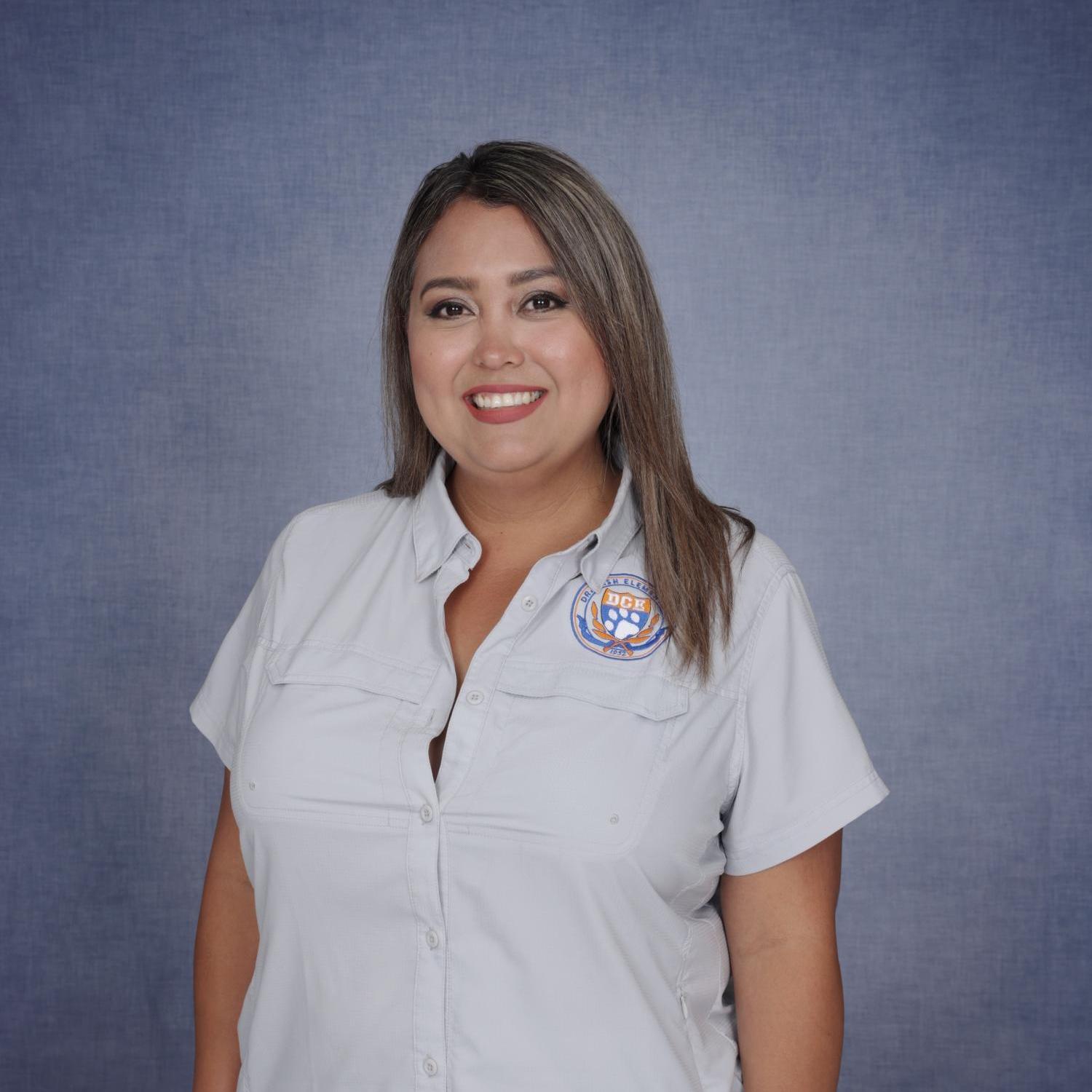 ElsaPena's Profile Photo