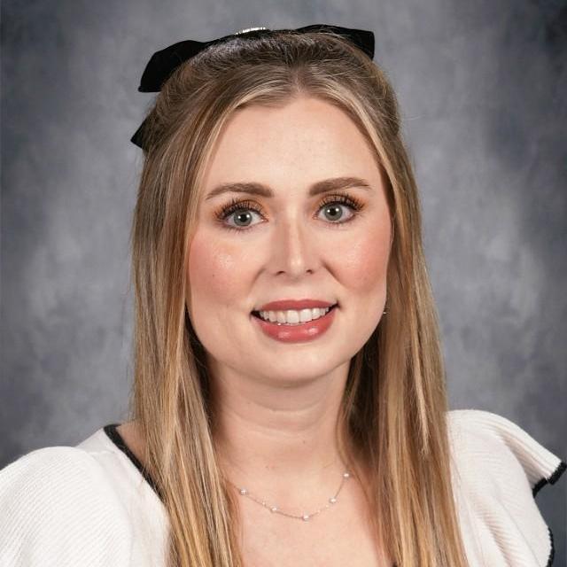 CourtneyMunsart's Profile Photo