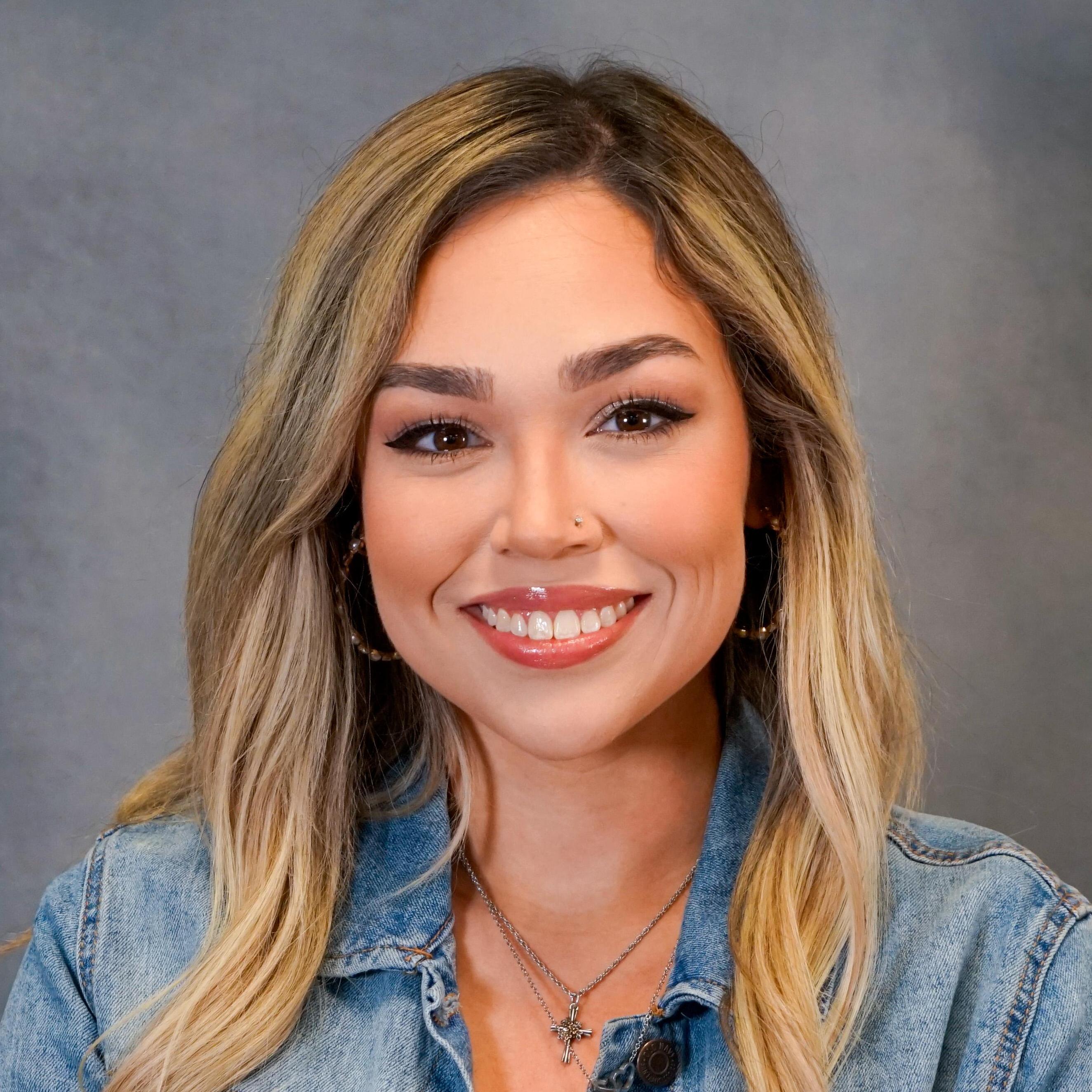 AlejandraEscandon's Profile Photo