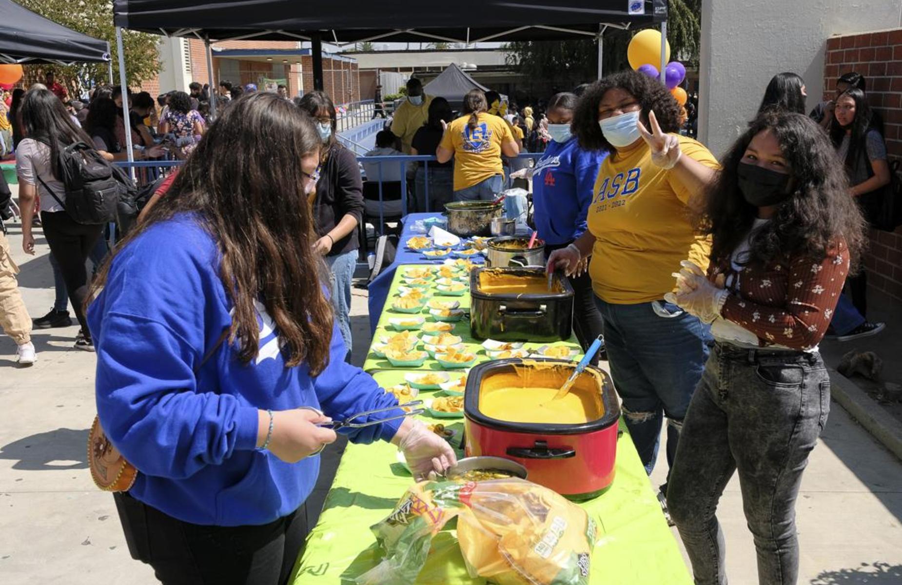 GHS kicked off its literacy campaign, Cafecito con Libros - Over 1,100 students signed up to participate in a month-long (Hispanic Heritage) reading program! #Proud2bepusd @ghscafecitoconlibros http://edl.io/n1496771GHS kicked off its literacy campaign, Cafecito con Libros - Over 1,100 students signed up to participate in a month-long (Hispanic Heritage) reading program! #Proud2bepusd @ghscafecitoconlibros http://edl.io/n1496771
