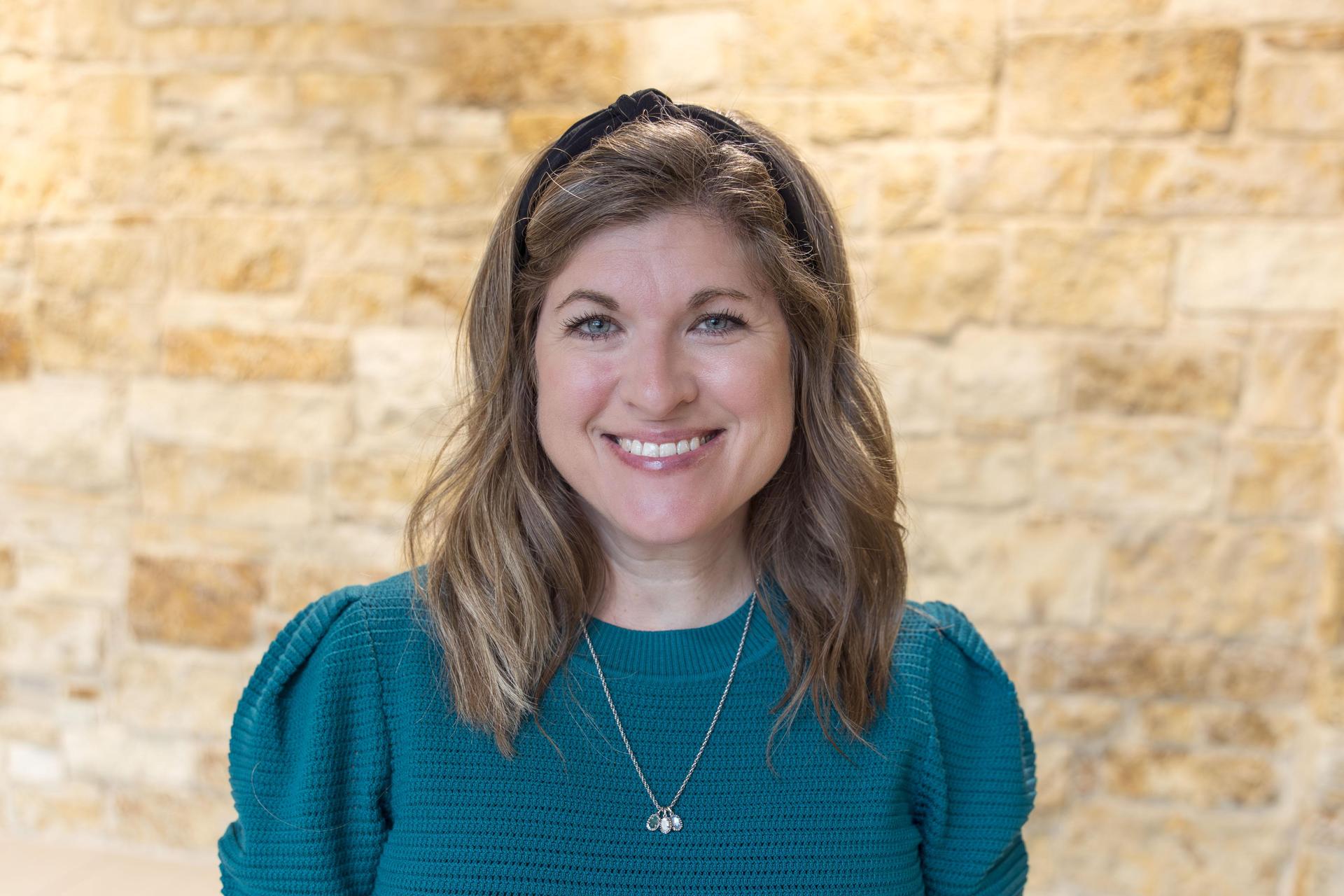 Cadi Collins headshot