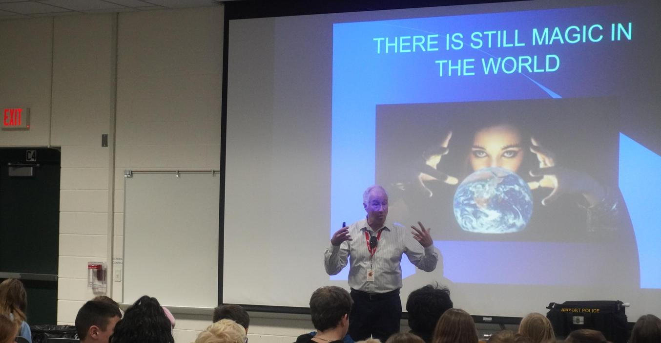 An accomplished author inspires students to use their imaginations when they write.