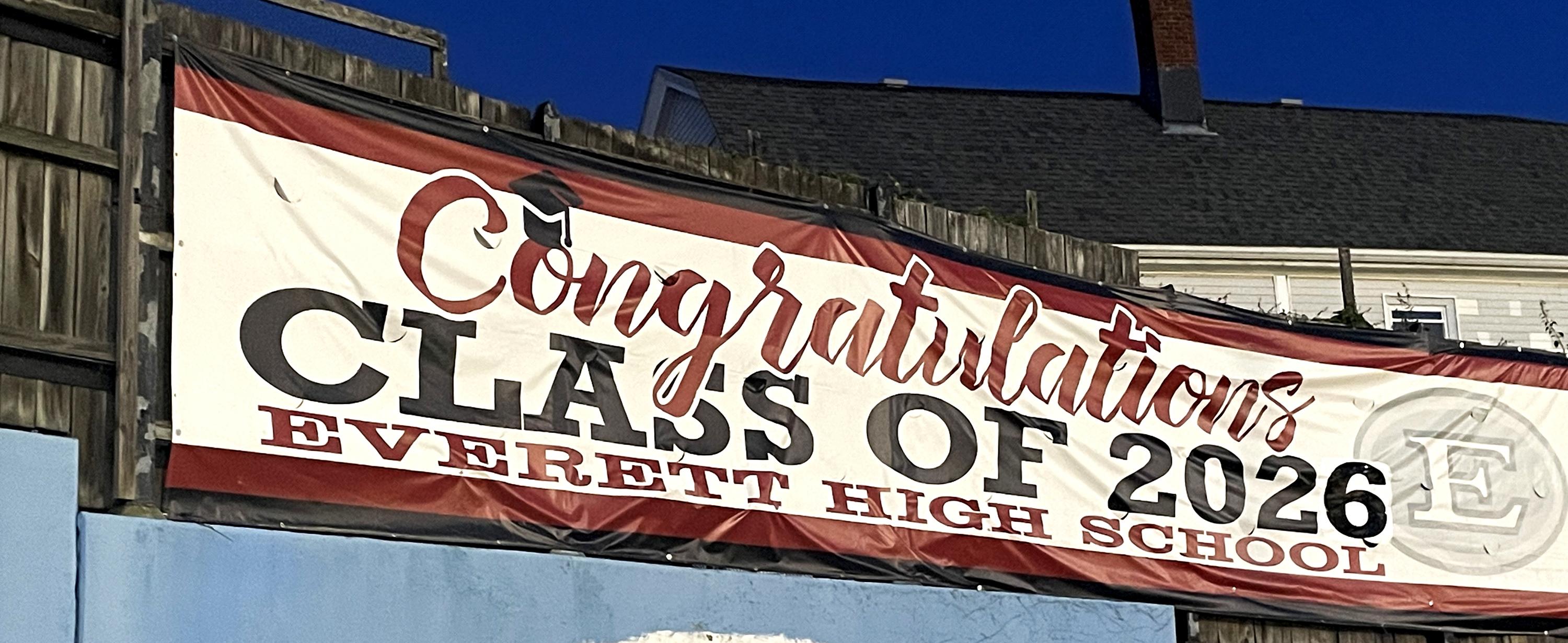 Banner congratulating the Class of 2026 at Everett High School.