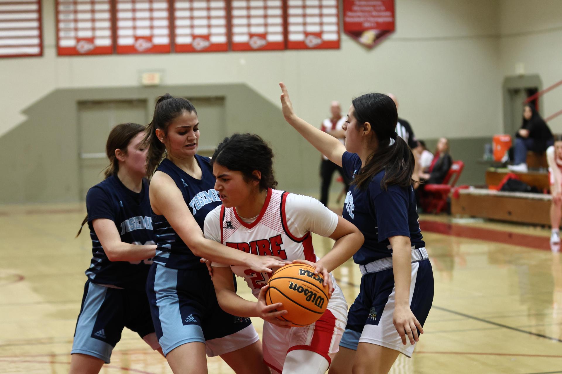 varsity girls playing against yosemite