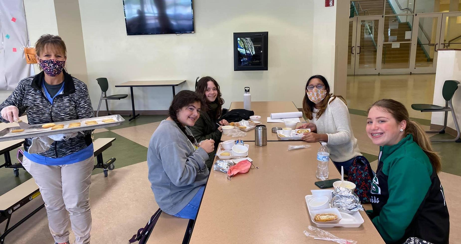 Hot cookies during the GHS Thanksgiving Meal