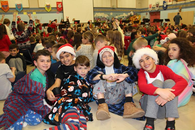 Holiday Sing Along, December 20 Featured Photo