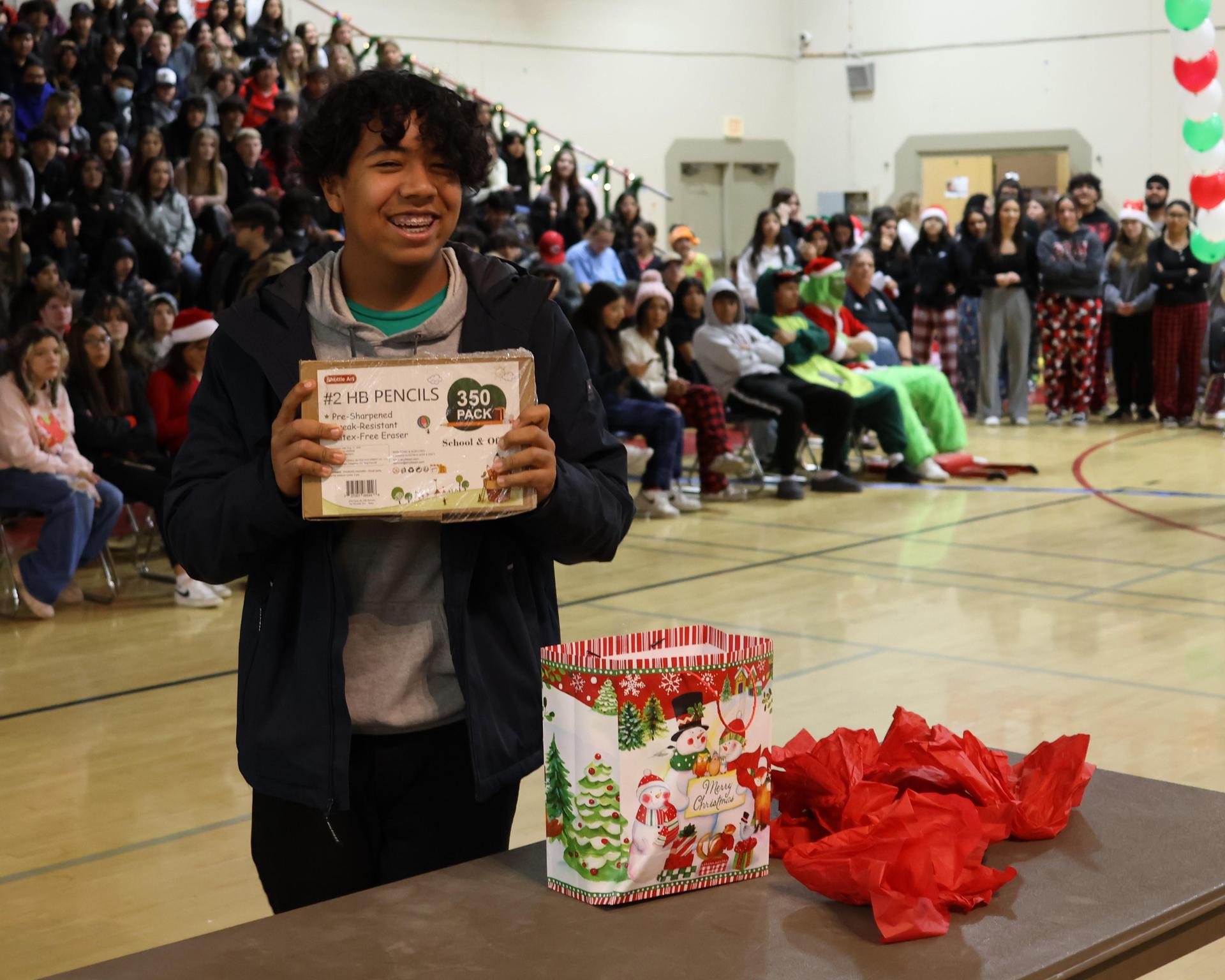 students receiving gifts